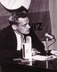 Robert O. Johnson First Delco Hi-Q Quizmaster, 1948 | Inducted April 10, 2025